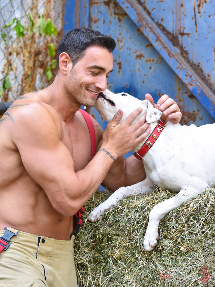 The-Australian-Firefighters-2019-calendar-has-already-been-announced-and-this-charity-is-very-beautiful-to-see-5bbf05a52c344__700